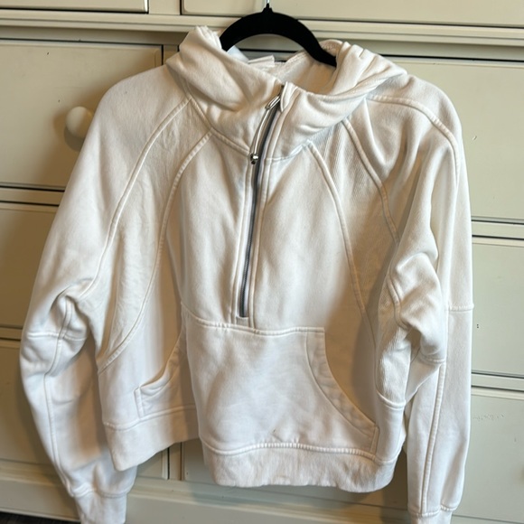 Tops - White viral half zip trendy queen